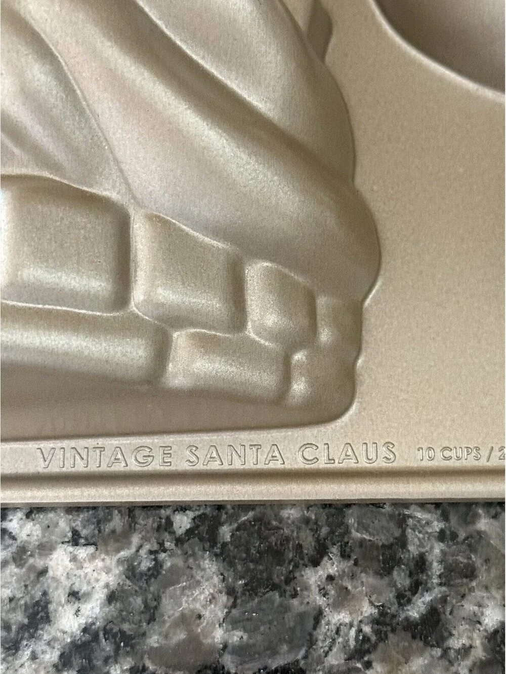 Williams Sonoma Nordic Ware 3D Vintage Santa Claus Cake Pan 10 Cup